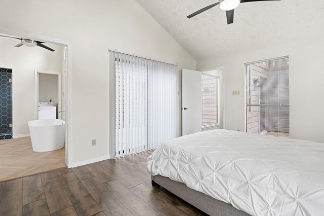 1903 Barons Glen, Sugar Land, TX 77478