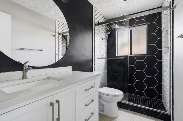 1903 Barons Glen, Sugar Land, TX 77478