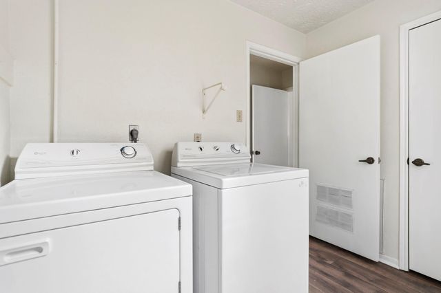 1903 Barons Glen, Sugar Land, TX 77478