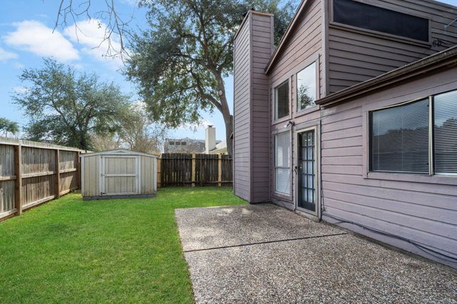 1903 Barons Glen, Sugar Land, TX 77478