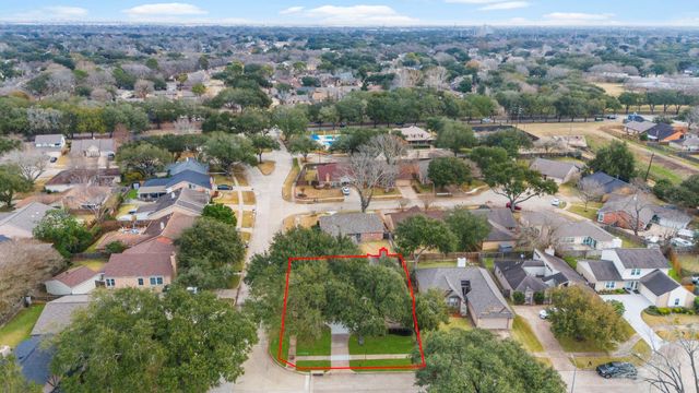 1903 Barons Glen, Sugar Land, TX 77478