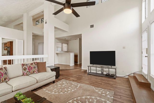 1903 Barons Glen, Sugar Land, TX 77478