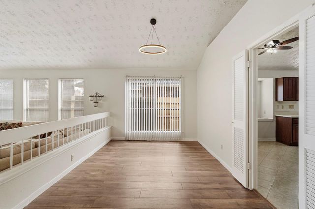 1903 Barons Glen, Sugar Land, TX 77478