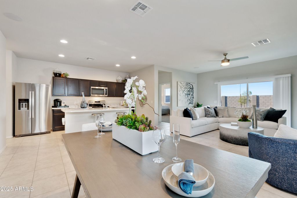 16205 N Catanzaro Drive, Maricopa, AZ 85138 — photo 2