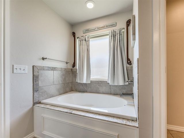 9565 Blue Bonnet Boulevard, Edmond, OK 73025