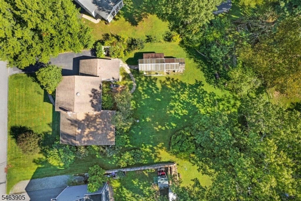 4 Pierson Ln, Florham Park Boro, NJ 07932 — exterior