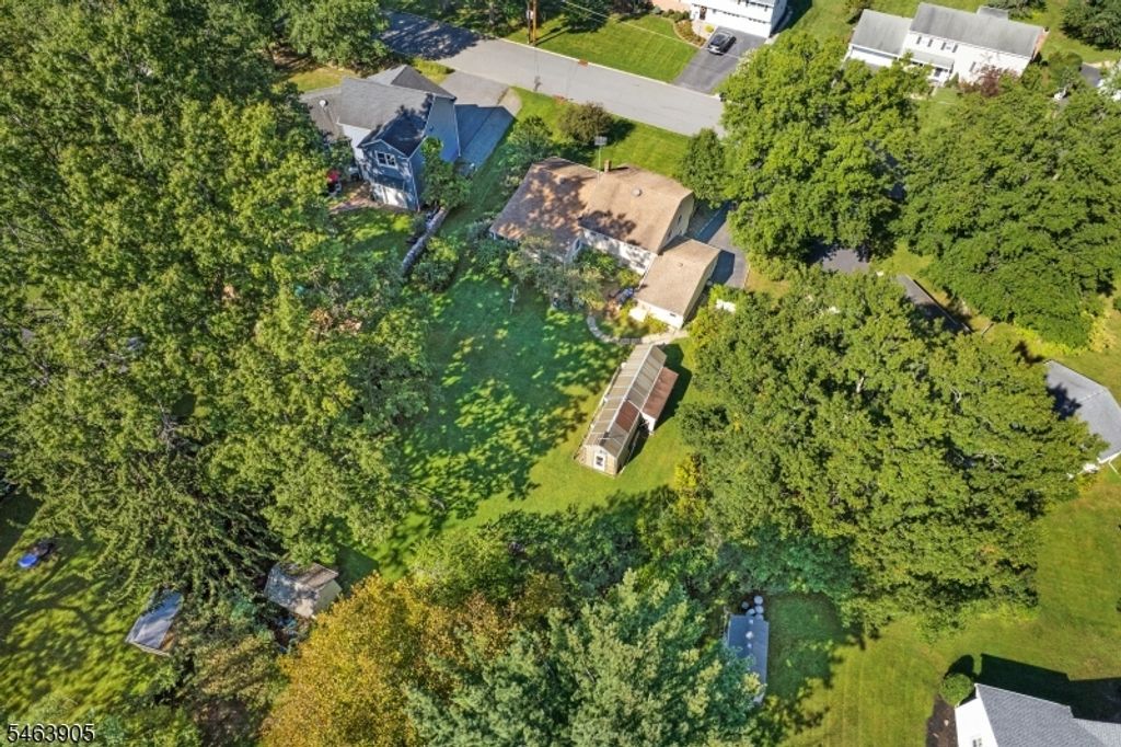 4 Pierson Ln, Florham Park Boro, NJ 07932 — photo 2