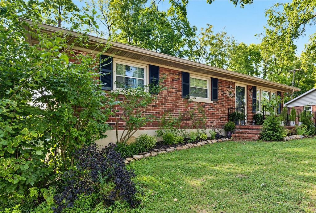 2437 Butternut Hill Court, Lexington, KY 40509