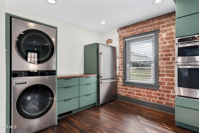 1015 Knob Creek Road, Johnson City, TN 37604