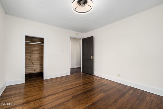 1015 Knob Creek Road, Johnson City, TN 37604