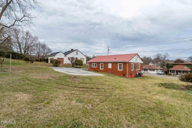 1015 Knob Creek Road, Johnson City, TN 37604