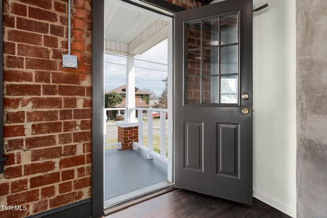 1015 Knob Creek Road, Johnson City, TN 37604