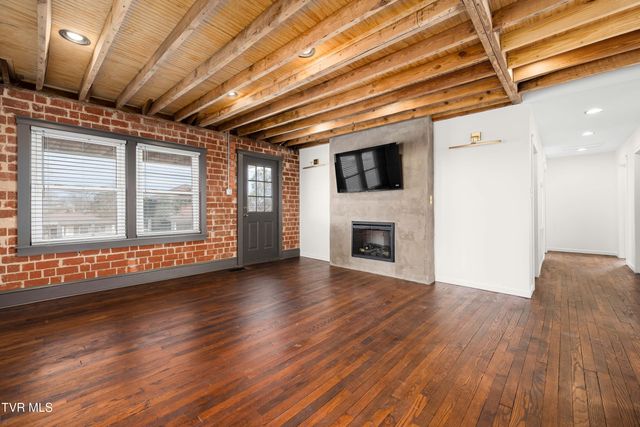 1015 Knob Creek Road, Johnson City, TN 37604