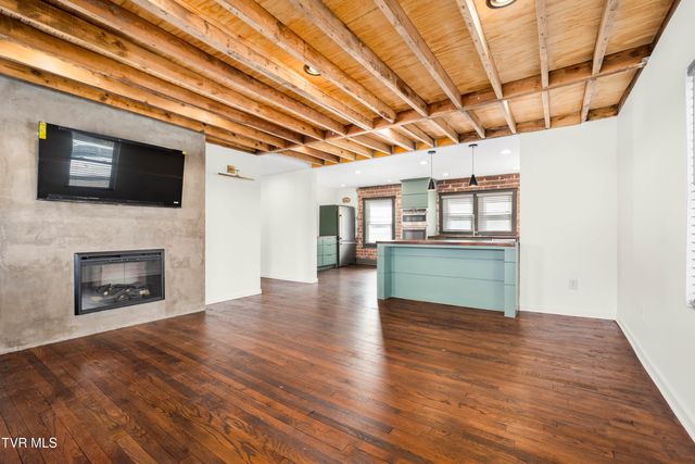 1015 Knob Creek Road, Johnson City, TN 37604