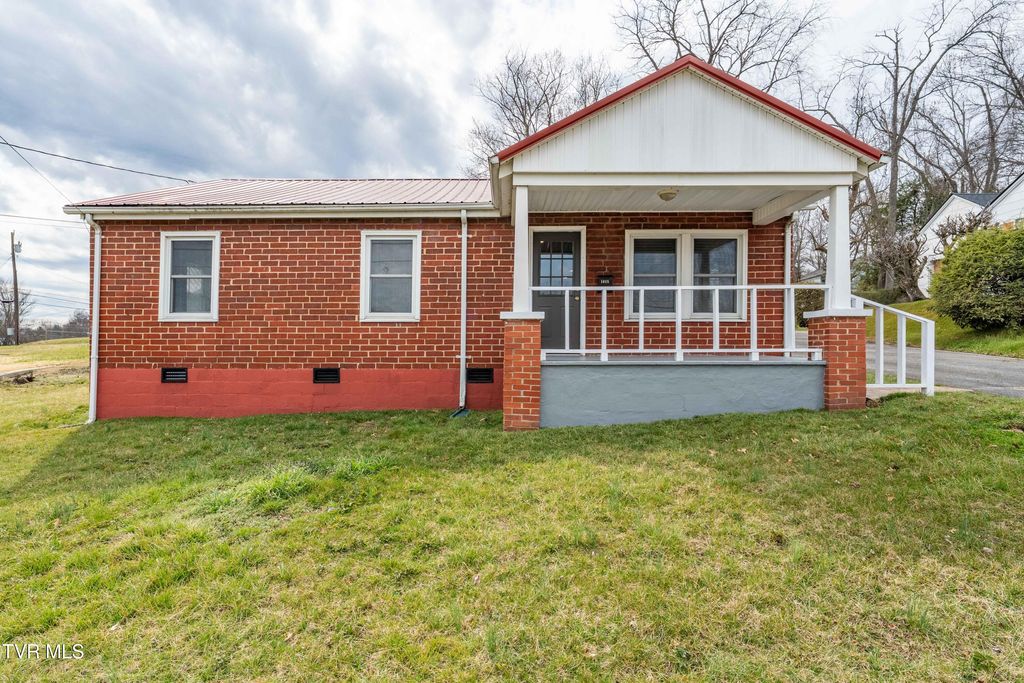 1015 Knob Creek Road, Johnson City, TN 37604