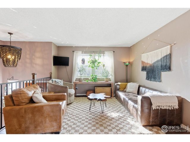 216 Gary Dr, Fort Collins, CO 80525