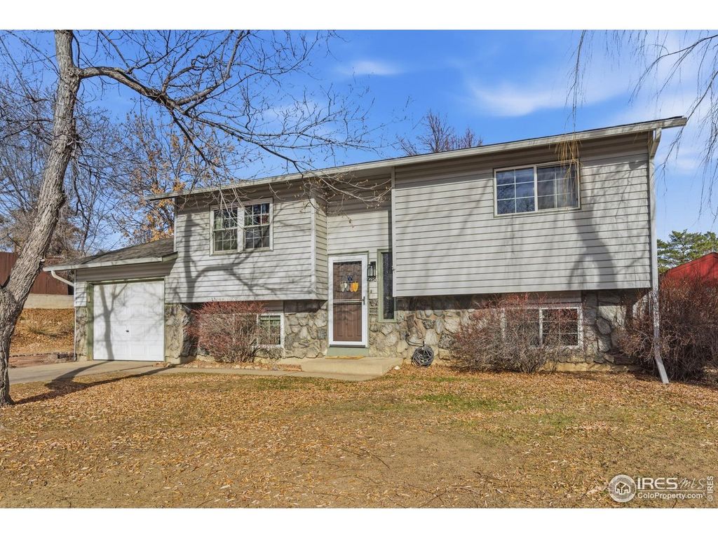 216 Gary Dr, Fort Collins, CO 80525