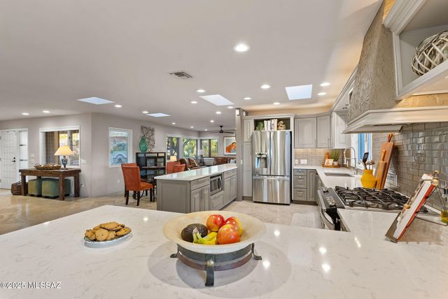 5481 N Paseo Pescado, Tucson, AZ 85718