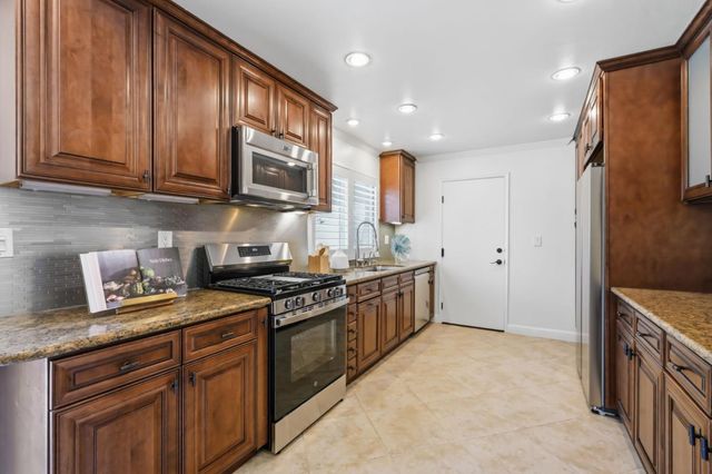 1568 Calle Santiago, Pleasanton, CA 94566