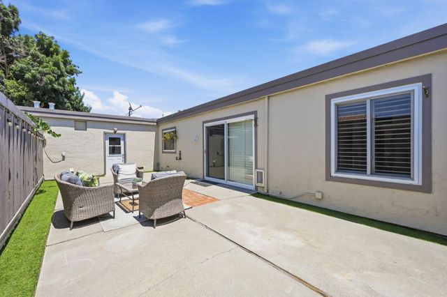 1568 Calle Santiago, Pleasanton, CA 94566