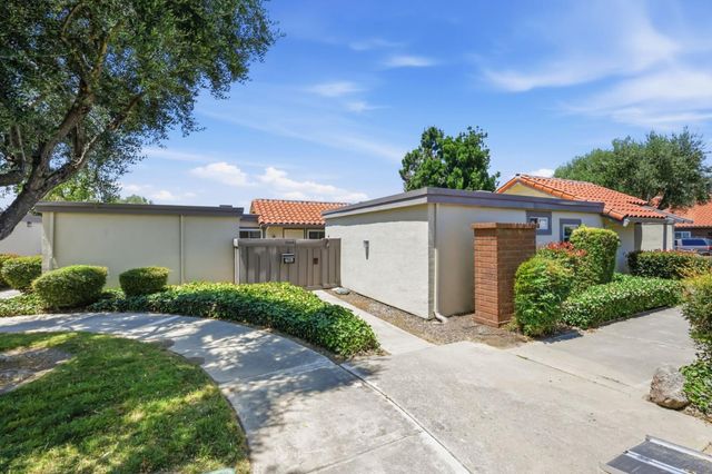 1568 Calle Santiago, Pleasanton, CA 94566