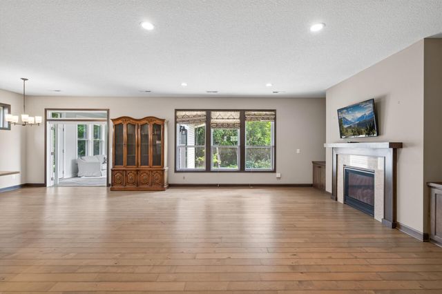 20582 Kaiser Way, Lakeville, MN 55044