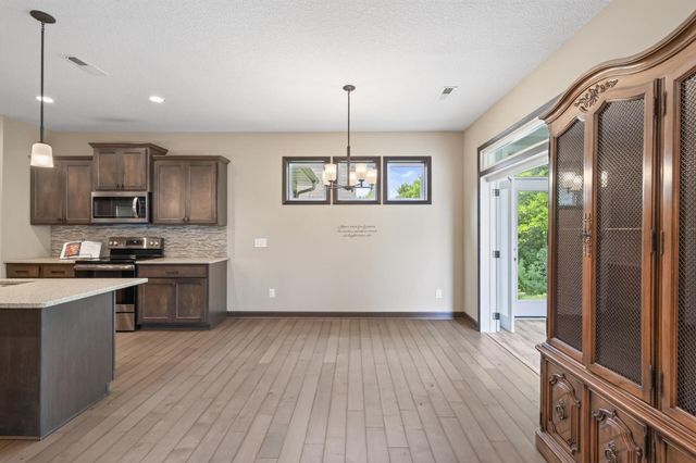 20582 Kaiser Way, Lakeville, MN 55044