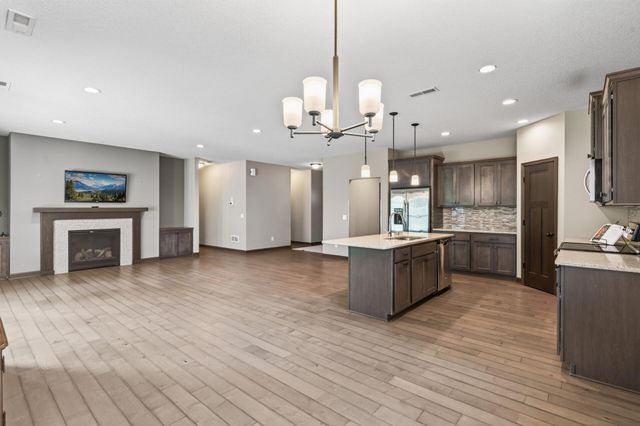 20582 Kaiser Way, Lakeville, MN 55044