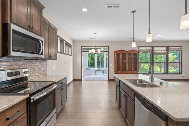 20582 Kaiser Way, Lakeville, MN 55044