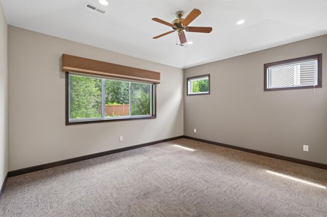 20582 Kaiser Way, Lakeville, MN 55044