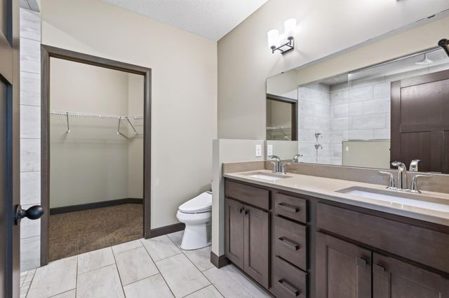 20582 Kaiser Way, Lakeville, MN 55044
