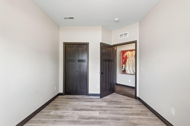 20582 Kaiser Way, Lakeville, MN 55044