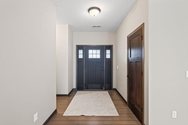 20582 Kaiser Way, Lakeville, MN 55044