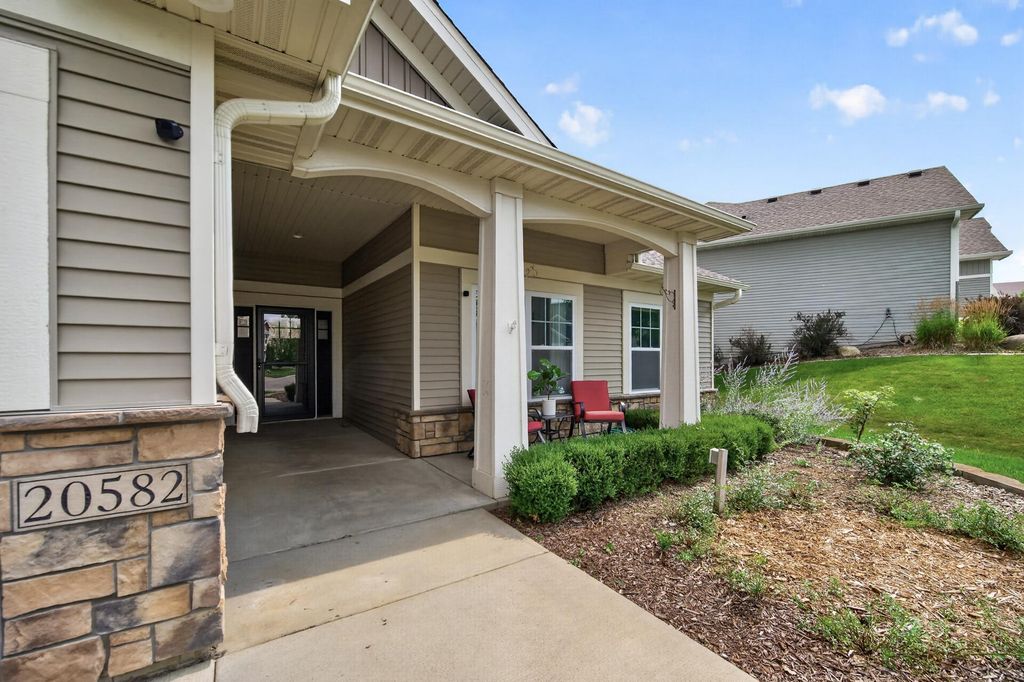 20582 Kaiser Way, Lakeville, MN 55044 — photo 4