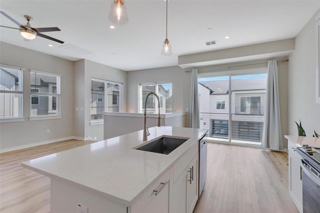 12001 Vista Parke DR 1206, Austin, TX 78726