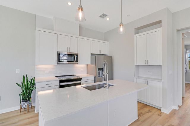 12001 Vista Parke DR 1206, Austin, TX 78726