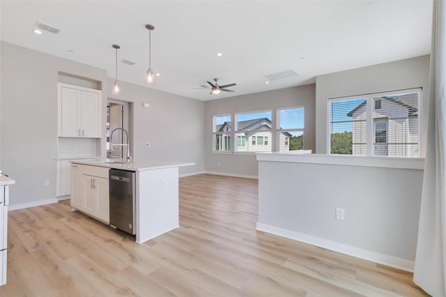 12001 Vista Parke DR 1206, Austin, TX 78726