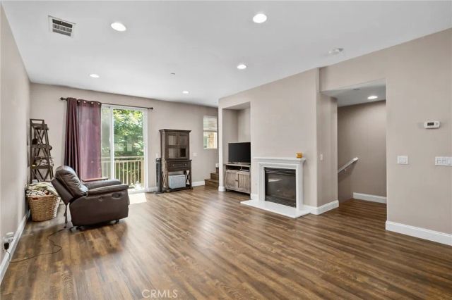 6256 Camposa Lane, Eastvale, CA 91752