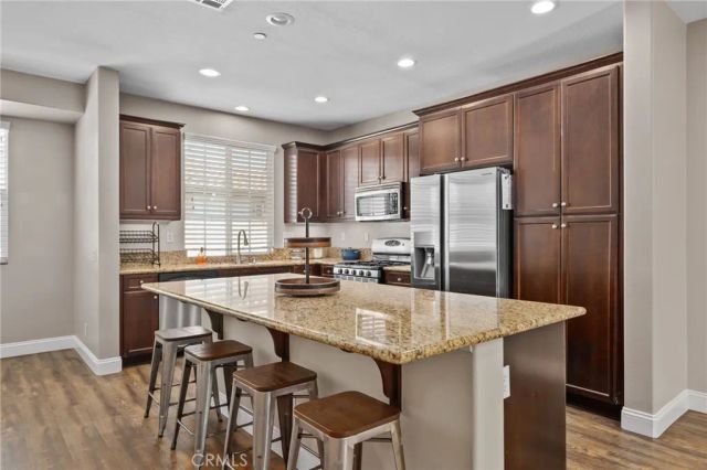 6256 Camposa Lane, Eastvale, CA 91752