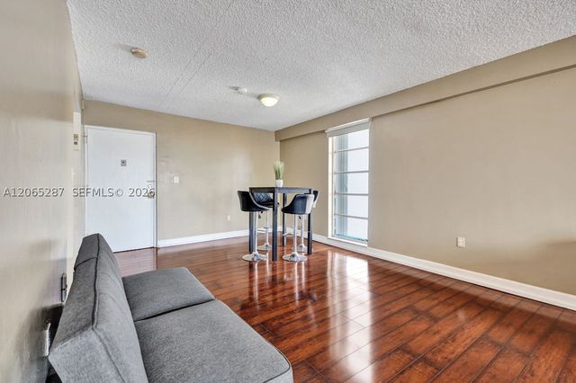 3716 NE 168th St 301, North Miami Beach, FL 33160