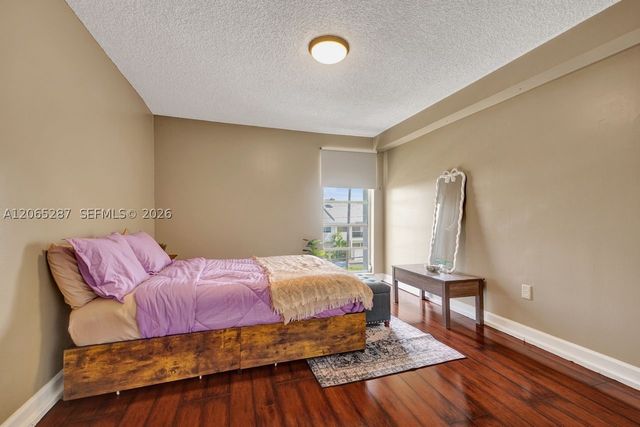 3716 NE 168th St 301, North Miami Beach, FL 33160