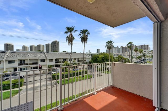 3716 NE 168th St 301, North Miami Beach, FL 33160