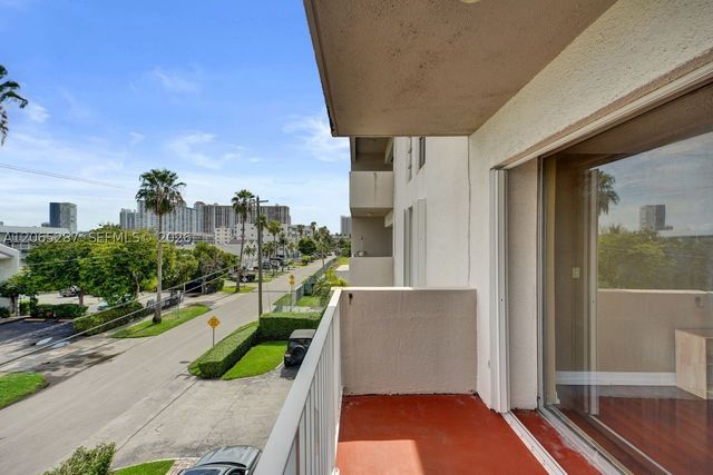 3716 NE 168th St 301, North Miami Beach, FL 33160
