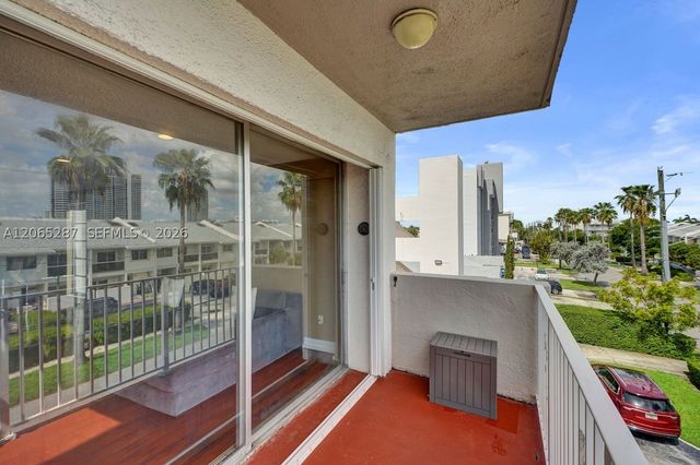 3716 NE 168th St 301, North Miami Beach, FL 33160