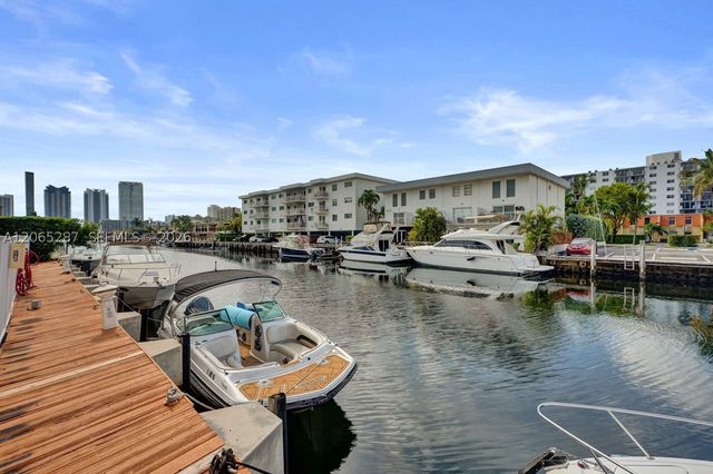 3716 NE 168th St 301, North Miami Beach, FL 33160