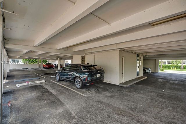 3716 NE 168th St 301, North Miami Beach, FL 33160