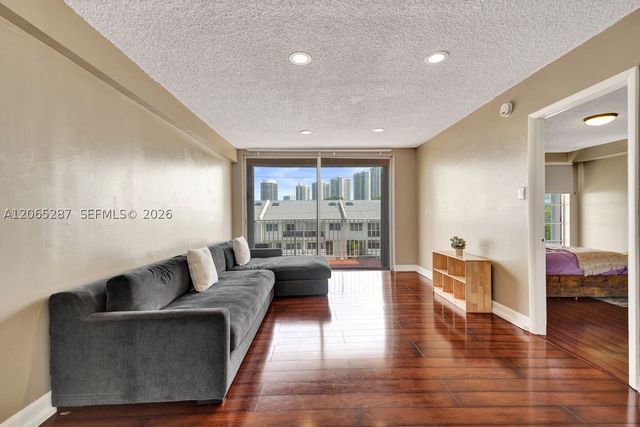 3716 NE 168th St 301, North Miami Beach, FL 33160