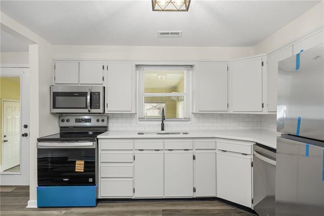 3419 S 30th Street, St Joseph, MO 64503