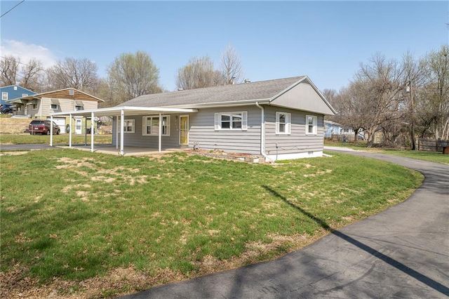 3419 S 30th Street, St Joseph, MO 64503