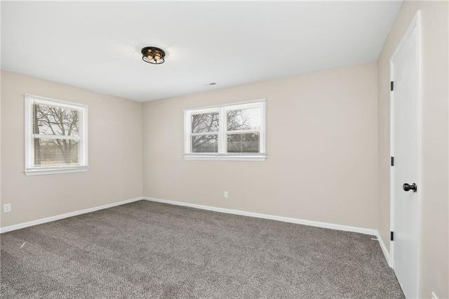 3419 S 30th Street, St Joseph, MO 64503